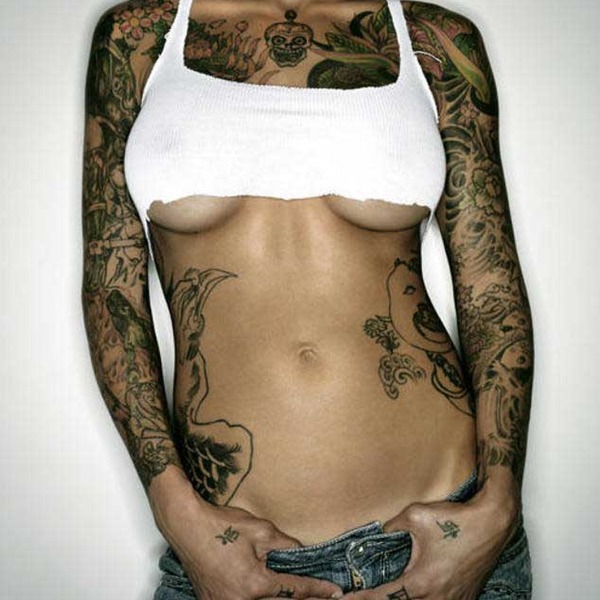 Femme tatouee orig