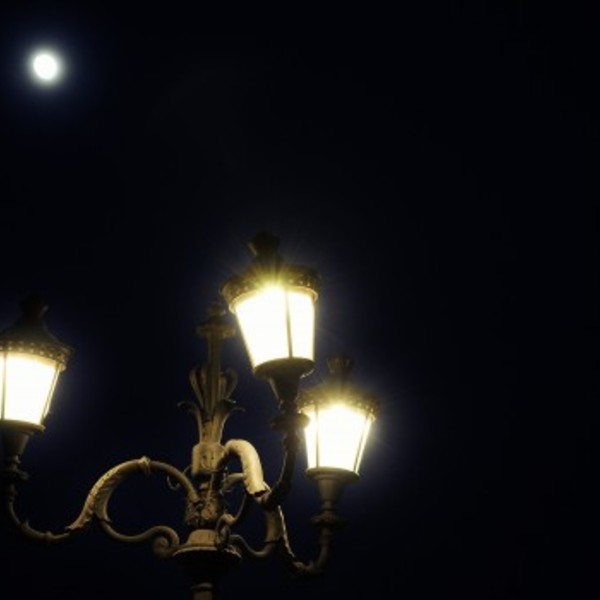 Full moon lights romantic 2186 531x350