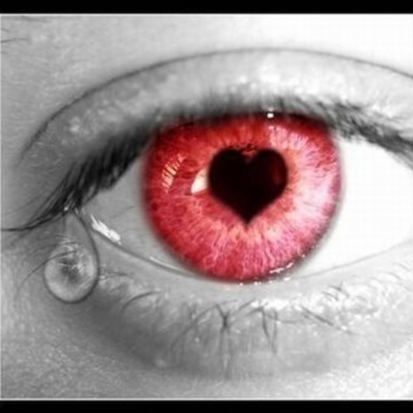 Oeil de coeur en larme