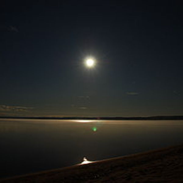 340px moon rising over round lake
