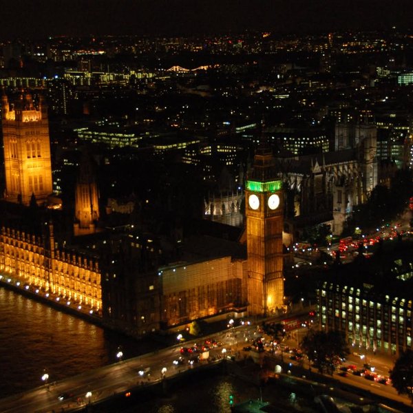 Palace of westminster and big ben at night view from london eye