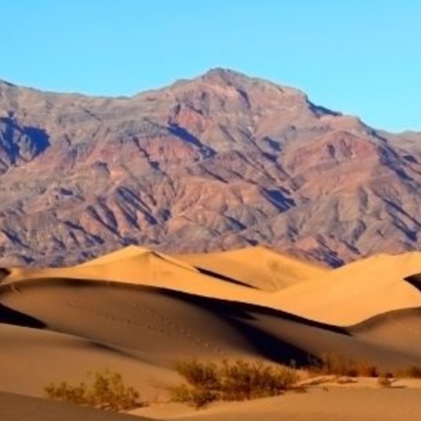 Vallee de la mort  montagne  dunes de sable 239573