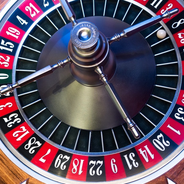 Roulette roulette wheel ball turn