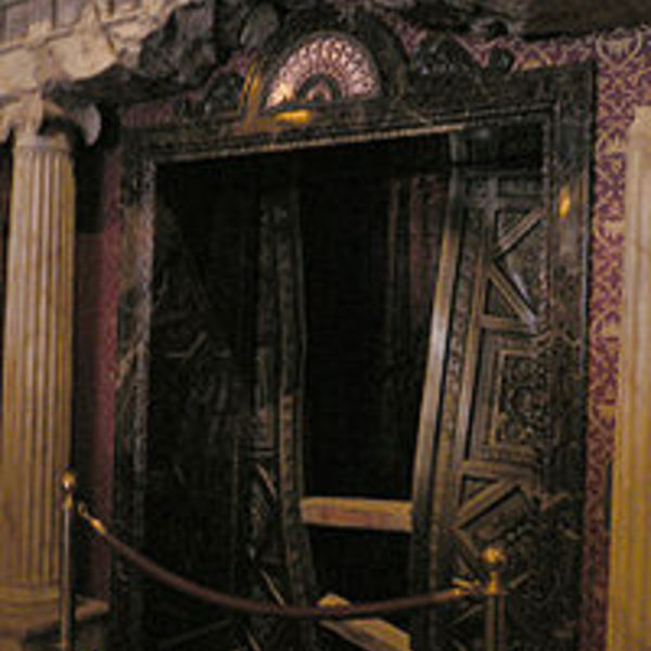 200px tower of terror lobby elevator at tds