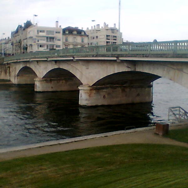 Saintes 15393 pont bernard palissy