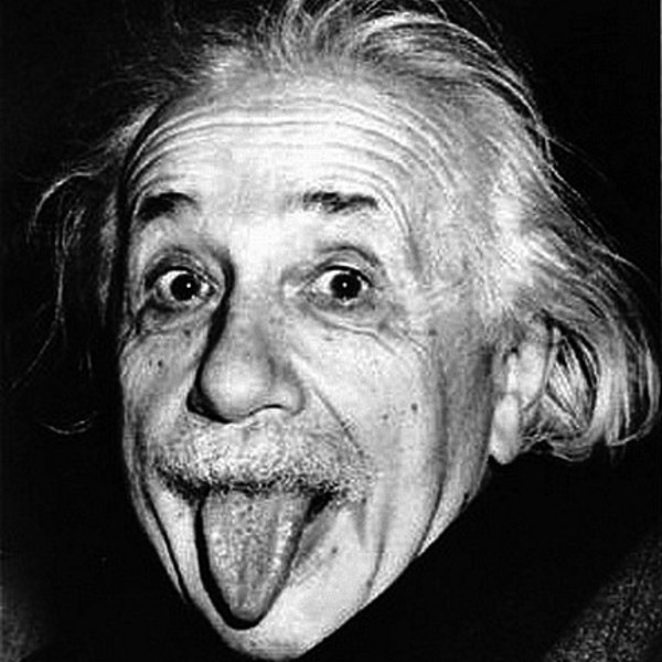 Einstein tire la langue 2141f
