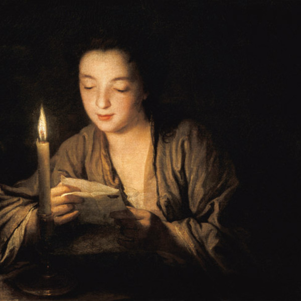 Femme lisant une lettre