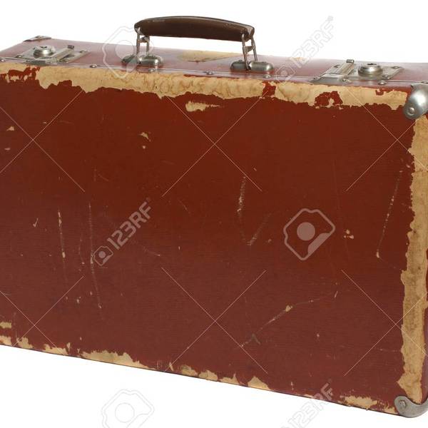 56403736 vieux brun valise de carton isol%c3%a9 sur fond blanc