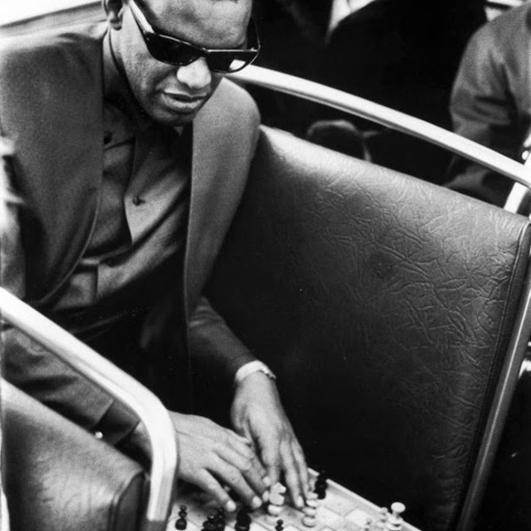 Ray charles with an special chess board (life magazine photo)