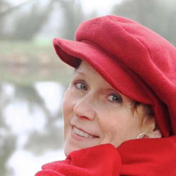 Portrait casquette rouge 2